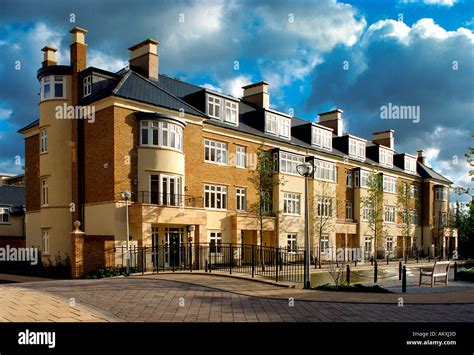 kew river apartments london england uk Stock Photo - Alamy