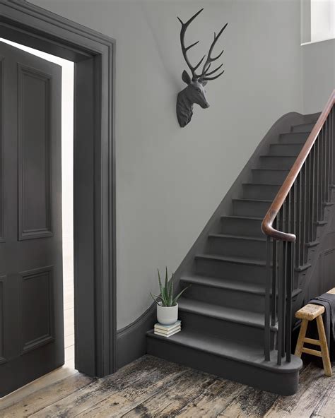 Paint Color For Dark Hallways: How To Choose A Color That Brightens Up