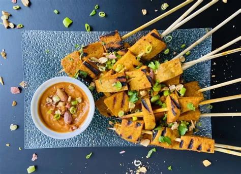 Seitan Satay - Vegan Satay Skewers with Peanut Sauce - Yum Vegan Blog