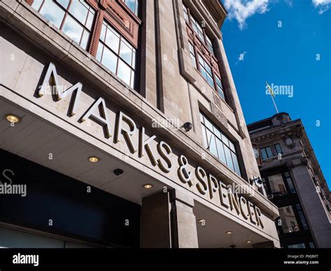 Marks & spencer oxford street hi-res stock photography and images - Alamy