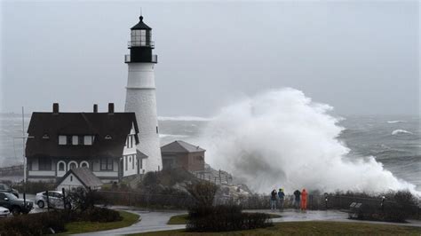 La fin de semaine de Noël bouleversée par une tempête mortelle aux