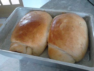 Pão caseiro sem ovo e leite que não precisa sovar muito fofinho e