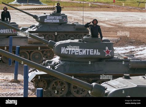 Tank Crews Hi Res Stock Photography And Images Alamy