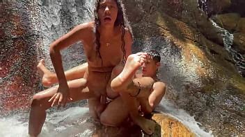 Chica Latina Desconocida Es Follada En El Bosque Mientras Se Encuentra Perdida PT XVIDEOS
