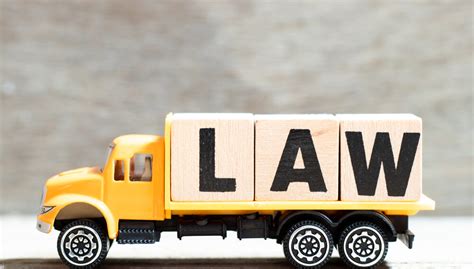 Why You Should Hire A Truck Accident Lawyer For Your Auto Injury Claim