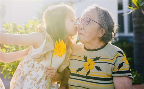 Por Qu No Debes Obligar A Tus Hijos A Saludar De Abrazo Y Beso