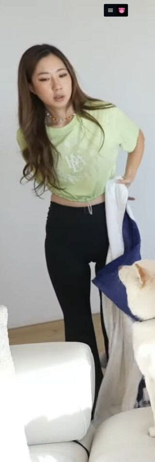 Fuslie Leslie Nude OnlyFans NudoStar TV