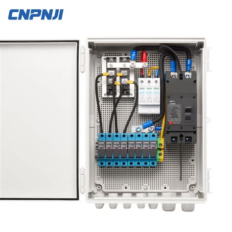 Solar System DC PV Combiner Box 4 Strings 4input 1 Output With SPD And