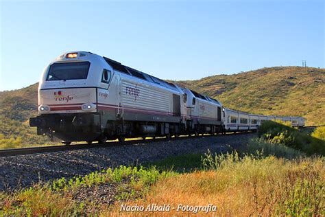 Talgo Dt Curva Guadancil Locomotora A La Cabez Flickr