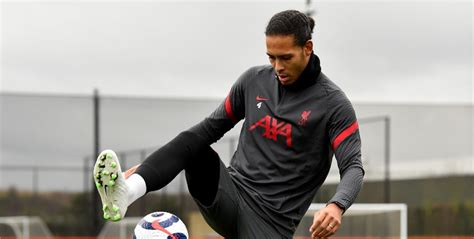 Ruud Gullit Desea Que Van Dijk Pueda Jugar Algunos Partidos Previo A