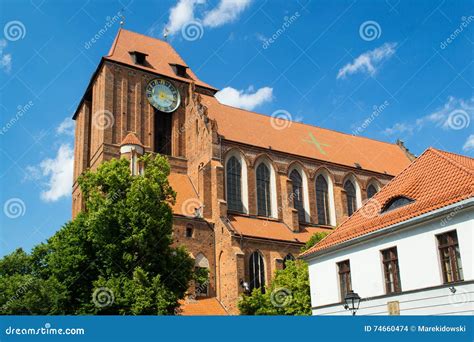 Catedral De La Iglesia En Torun Foto De Archivo Imagen De Azotea