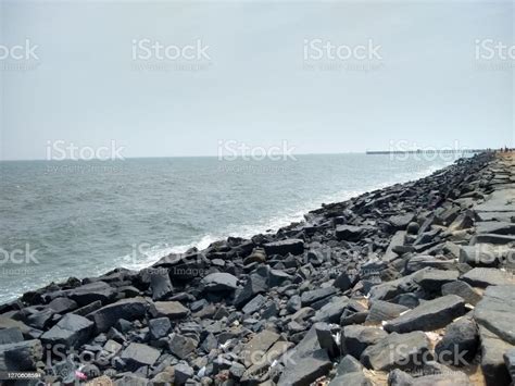 Pantai Rock Pondicherry Foto Stok Unduh Gambar Sekarang Puducherry