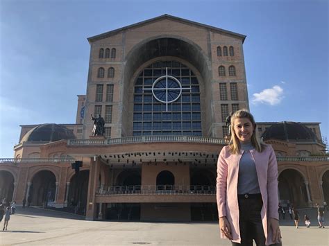 F E Devo O No Santu Rio De Nossa Senhora Aparecida