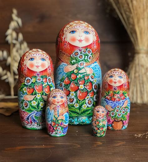 Матрешка Земляничная 18 см , 5 мест в интернет-магазине на Ярмарке ...