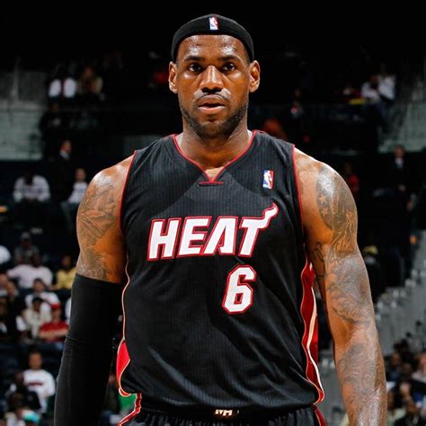 Basketball player LeBron James | Top 10 highest paid athletes of 2017 | Players Photos Gallery ...