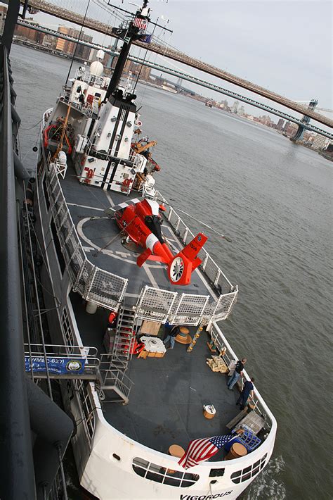 Uscgc Vigorous Wmec 627 In New York Usa At South Stre Flickr