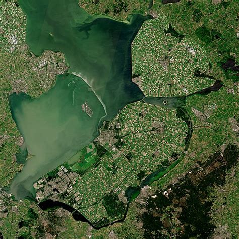 File:Flevoland by Sentinel-2, 2018-06-30.jpg - Wikimedia Commons