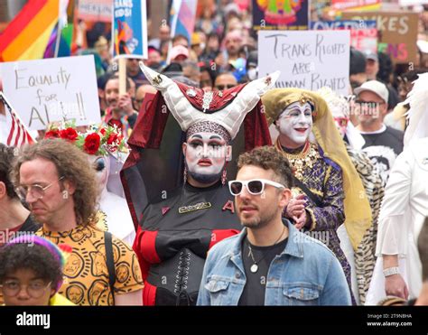 San Francisco Ca April Participants In The Drag Up Fight