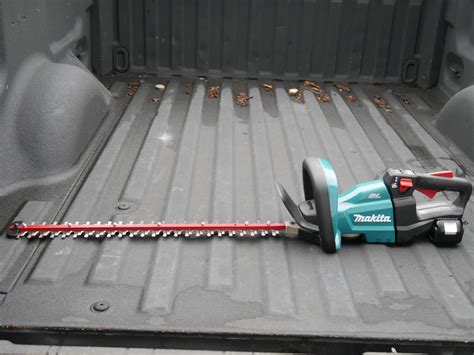 Makita Cordless Hedge Trimmer Review Tools In Action