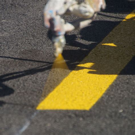 striping ci pavement