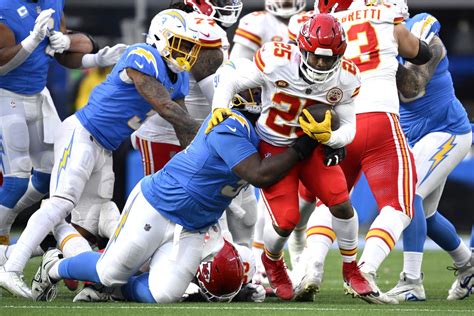 Chiefs-Chargers Week 18 Final Score 13-12, Bolts lose season finale ...