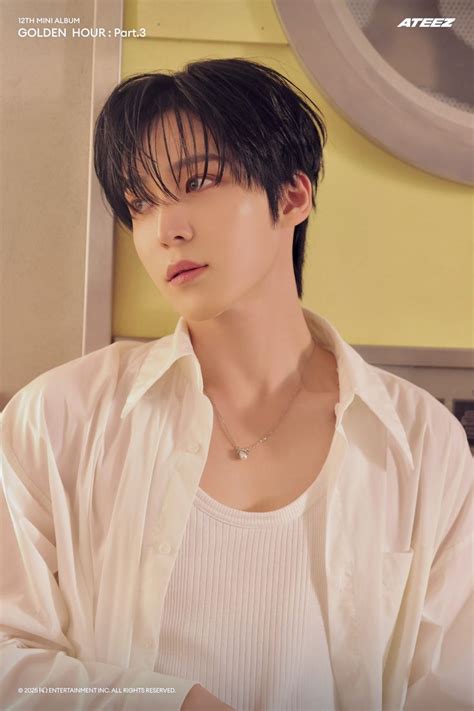 Пин на доске OH NO HE S HOT