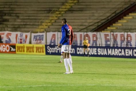 Escalação do Paraná Salazar retorna e Allan Aal tem dúvida no meio e