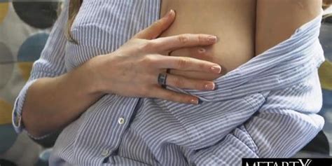 Hot Sexy Blonde Goes Face Down Ass Up As She Strokes Her Pussy Tnaflix