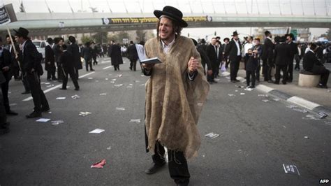 Israeli Ultra Orthodox In Mass Rally Over Army Draft Bbc News