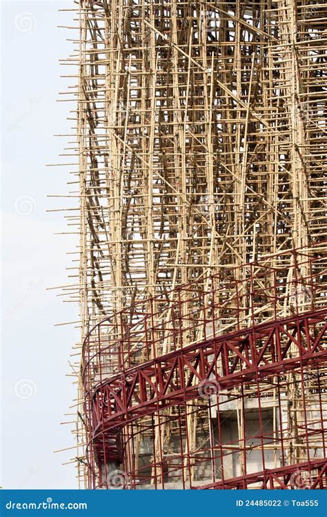 Andaime De Bambu No Canteiro De Obras Foto De Stock Imagem De Grande