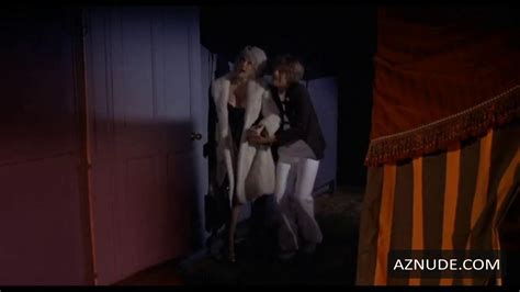 LIZ FRASER Nude AZNude