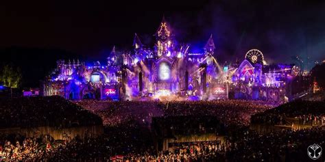 Main Stage Of Tomorrowland 2015 By Night So Beatiful Tomorrowland