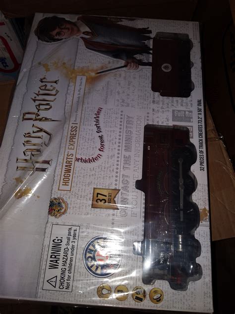 Lionel Hogwarts Express Battery-powered Model Train Set Ready to Play w ...