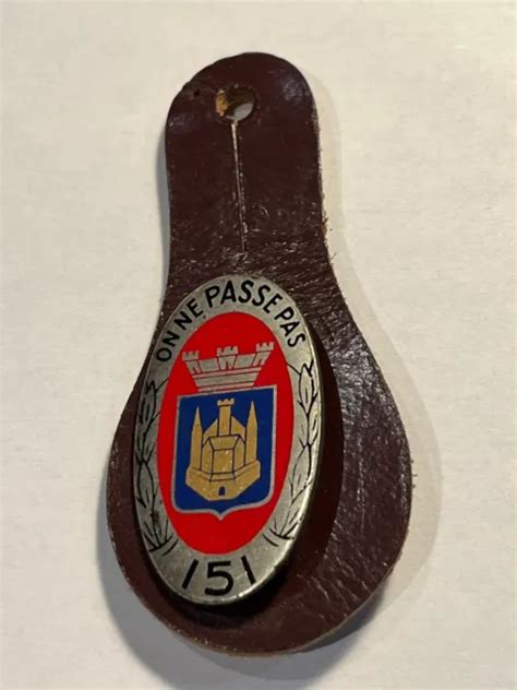 INSIGNE PUCELLE 151 Régiment Infanterie On ne Passe Pas 107 33 P2 A2