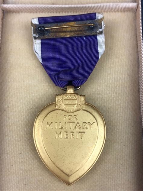 Original Wwii Us Purple Heart Medal In Box With Ribbon And Pin