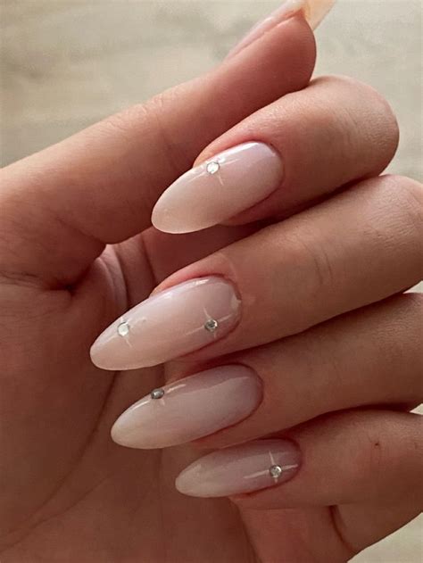 Pin de 𝚕𝚎𝚗𝚔𝚊 en nail inspo Manicura de uñas Uñas informales Diseños