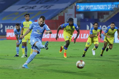 Mumbai City Defeat Kerala Blasters Go On Top Of Table