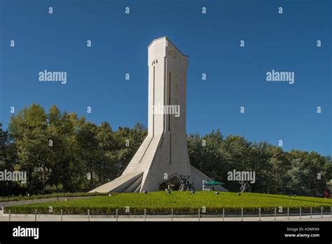 Liberation Monument Hi Res Stock Photography And Images Alamy