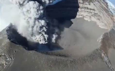 Así se ve el cráter del Popocatépetl dron capta el domo y la fumarola