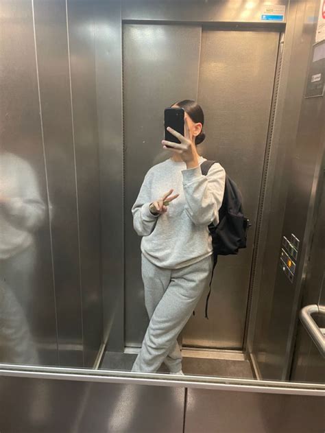 Épinglé Par Inci Yildiz Sur Outfit En 2024 Outfit Jogging Zara