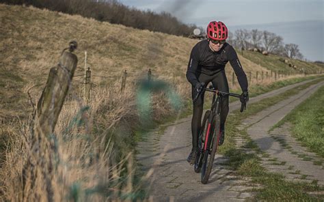 Test Cube Nuroad C Pro Carbon Gravelbike Met Race En Crossgenen