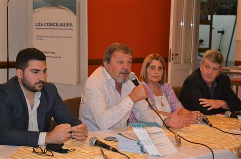 Roberto Costa presentó la junta promotora local de Vecinos Unidos - La