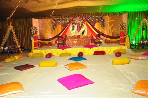 Mehndi Decoration Ideas | Pakistani dresses,models,suits,wedding ...