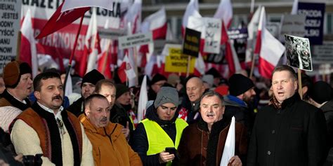 Trwa wielki marsz PiS w Warszawie Parę osób przyszło