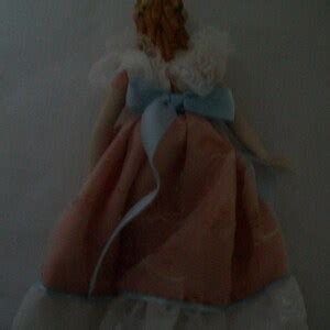 Vintage 1988 Porcelain Avon Fashion Of American Times Doll Southern