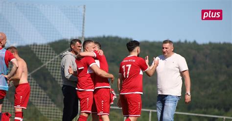 Gro E Fair Play Geste In Der Fu Ball B Liga Wetzlar