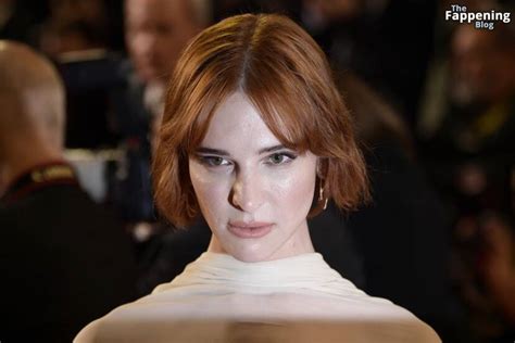 Hari Nef Nude Tits Photos The Fappening Stars