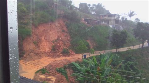 Chuva Causa Deslizamentos De Terra E Alagamentos No Sul E Costa Verde