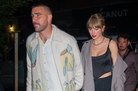 Video of Taylor Swift, Travis Kelce Motorcade Goes Viral - Newsweek