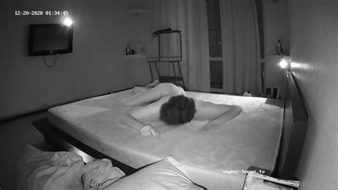 Hot Couple Tongue Kiss Legs Up